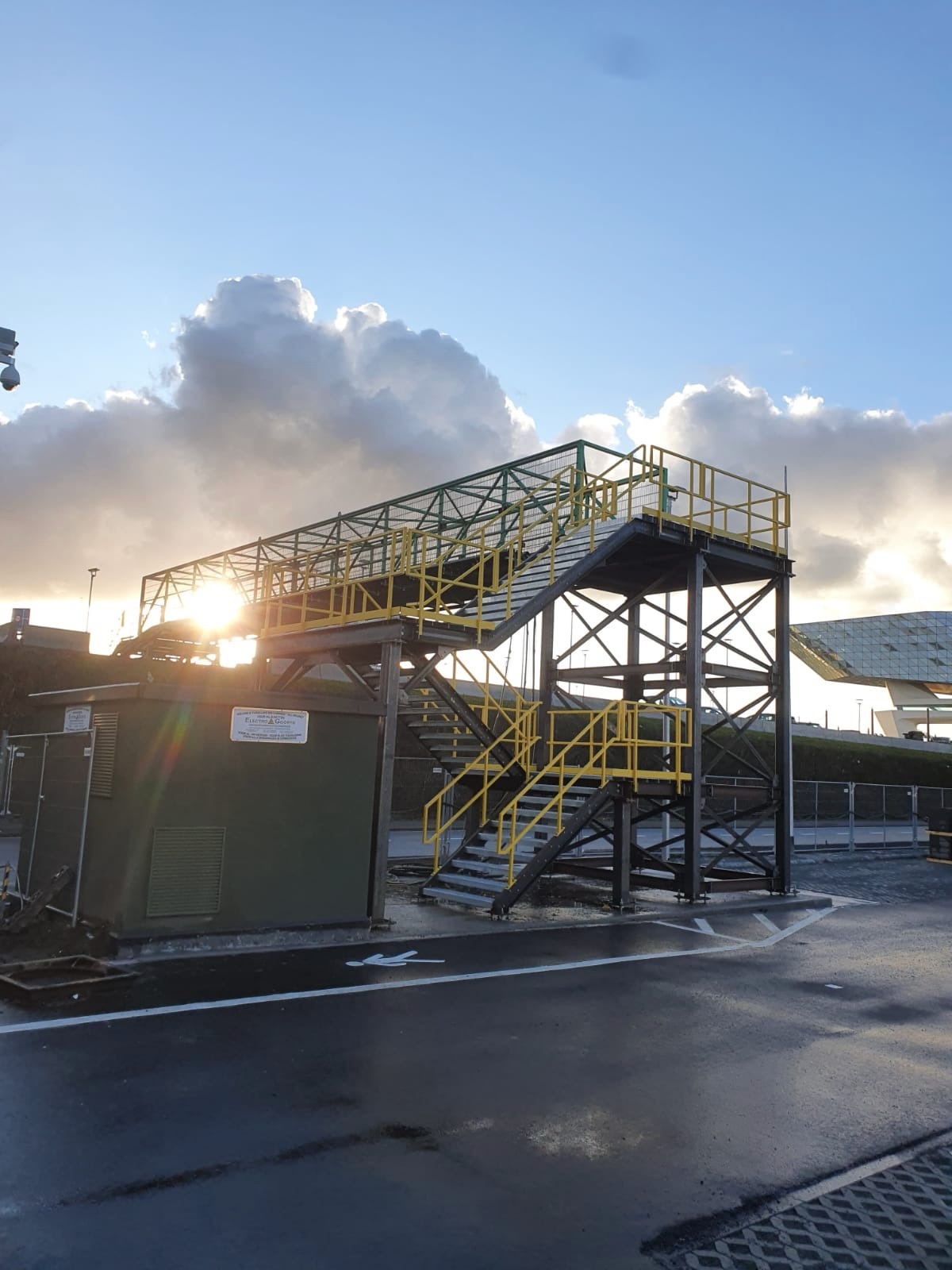 Trappentoren voor voetgangersbrug